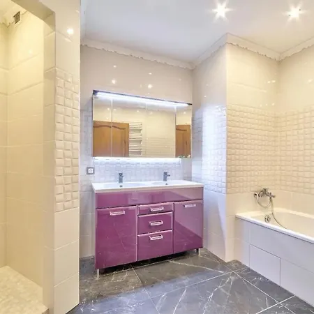 De Prestige Avec Piscine Et Grand Jardin Vallauris