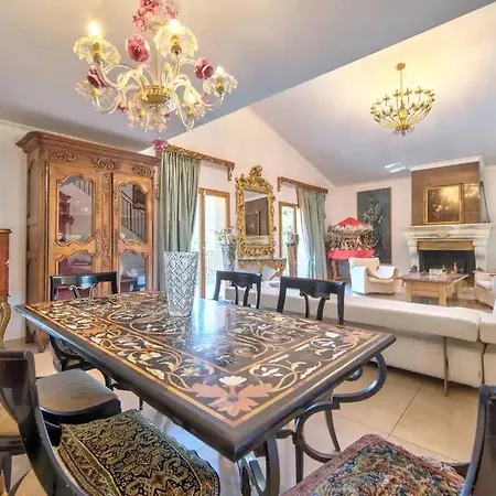 De Prestige Avec Piscine Et Grand Jardin