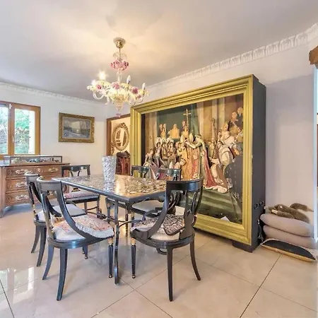 De Prestige Avec Piscine Et Grand Jardin