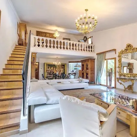 De Prestige Avec Piscine Et Grand Jardin Villa Vallauris